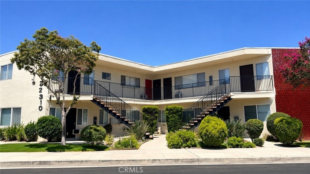 2310 Washington - Photo 0