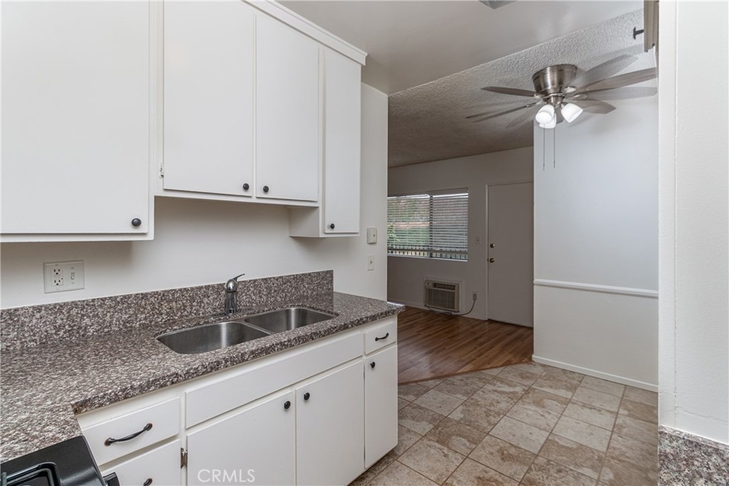 2310 Washington - Photo 4