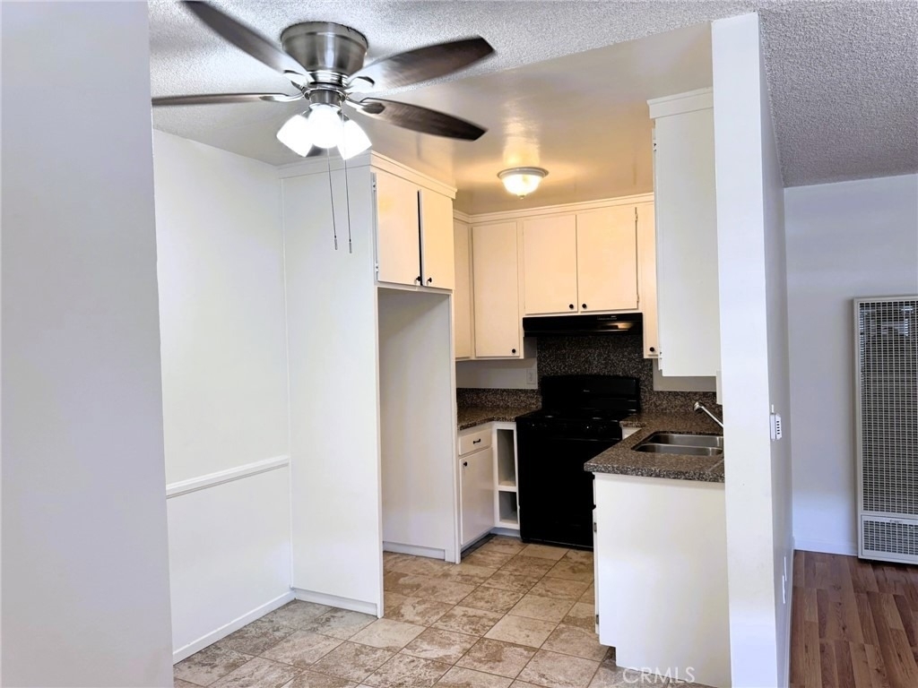 2310 Washington - Photo 2