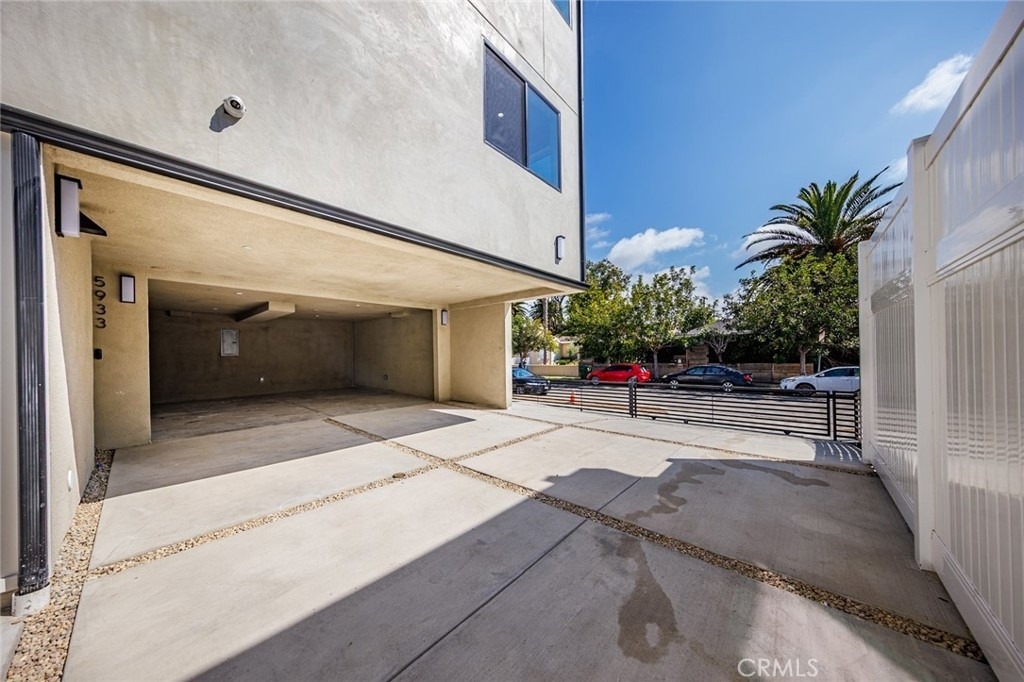 5933 Comey Avenue - Photo 44