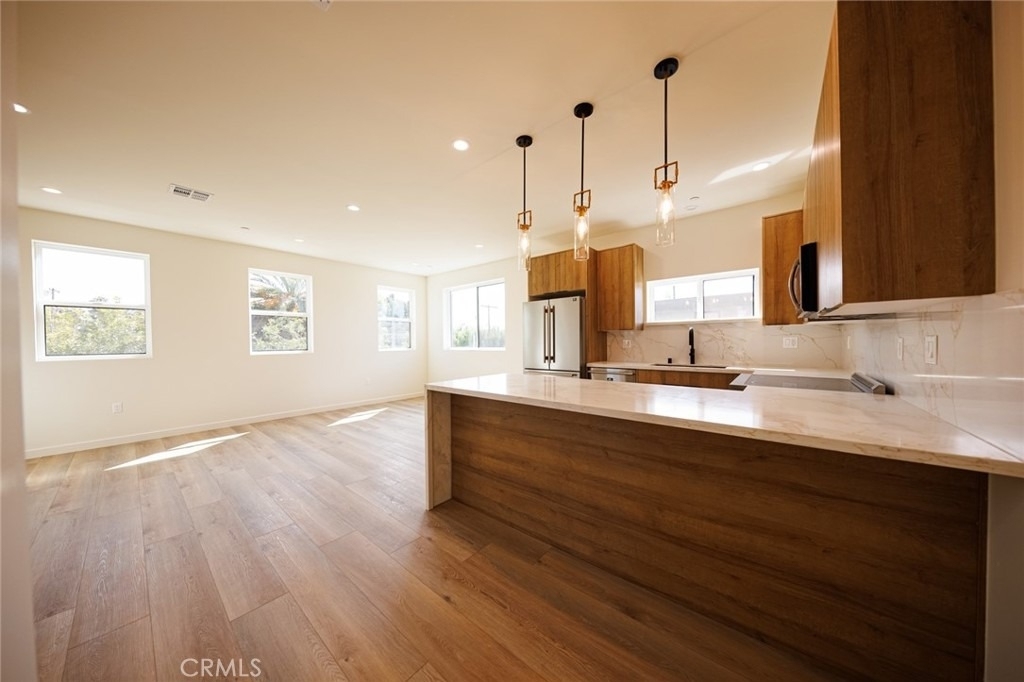 5933 Comey Avenue - Photo 8