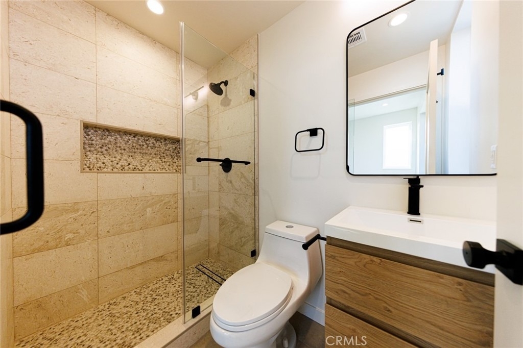 5933 Comey Avenue - Photo 24