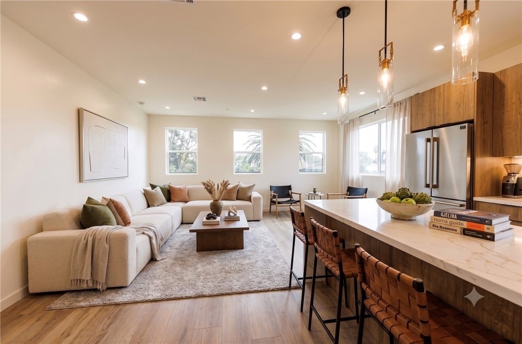 5933 Comey Avenue - Photo 1