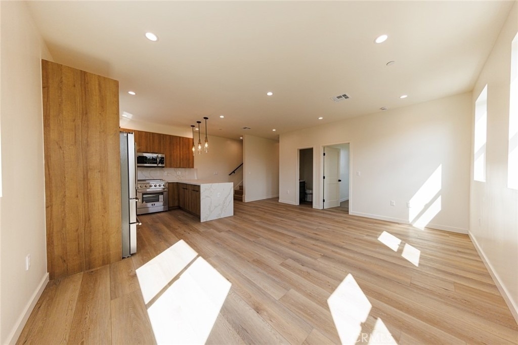 5933 Comey Avenue - Photo 12