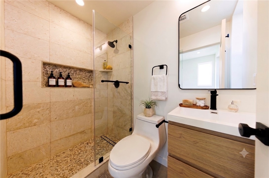 5933 Comey Avenue - Photo 4