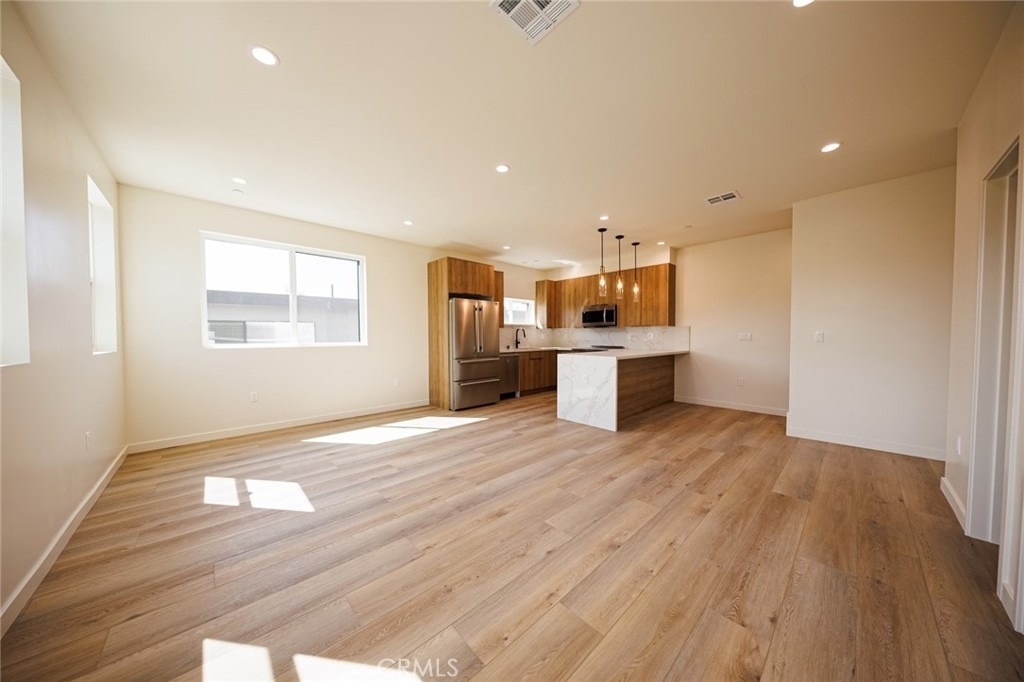 5933 Comey Avenue - Photo 10