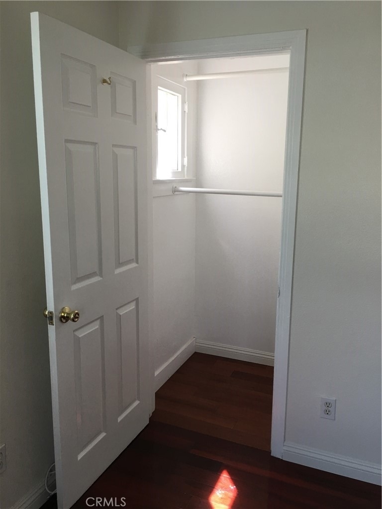 2710 Raymond Avenue - Photo 8