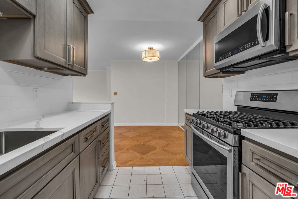 9061 Keith Avenue - Photo 7
