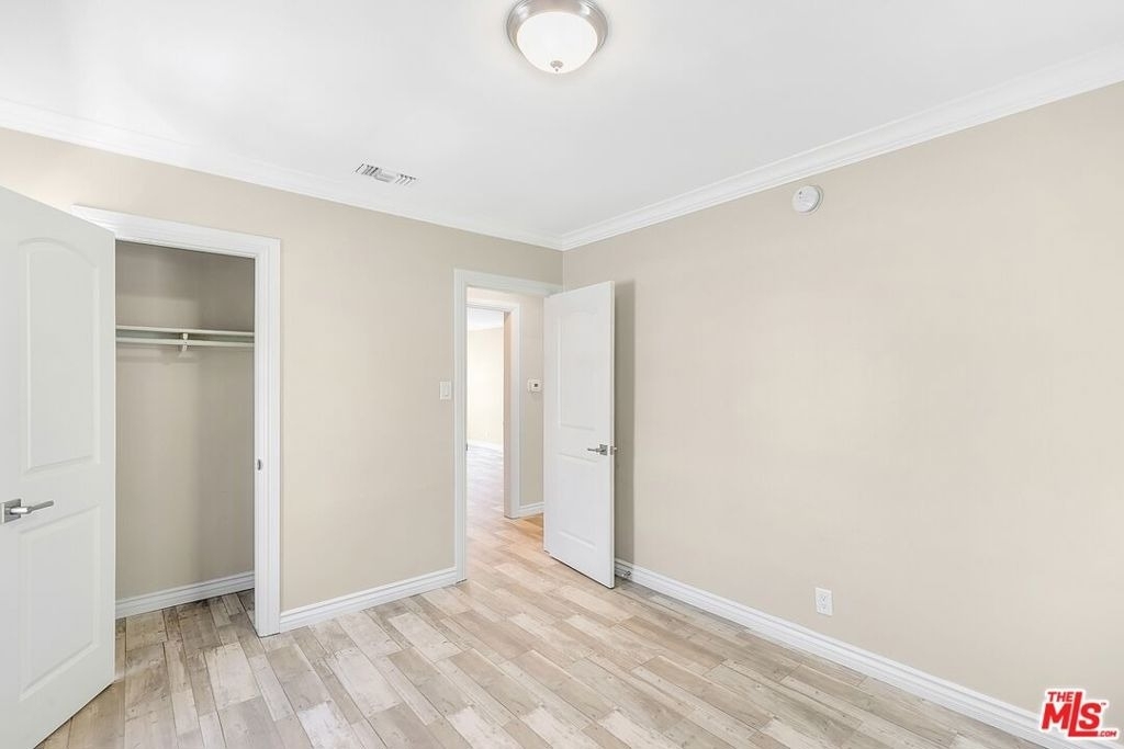 8613 1/4 W Olympic Boulevard - Photo 7
