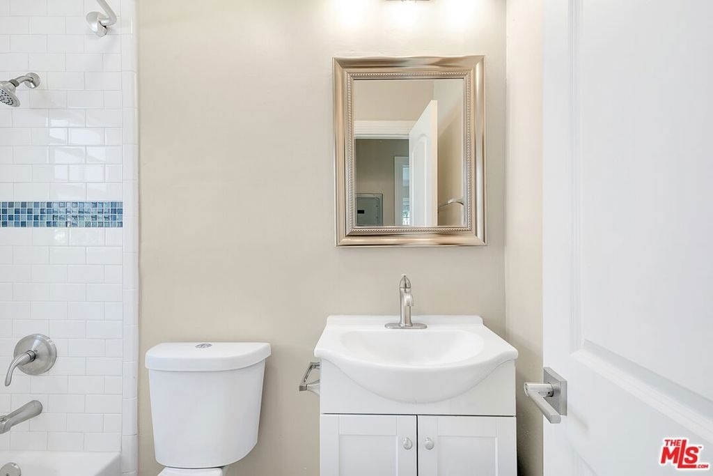 8613 1/4 W Olympic Boulevard - Photo 10