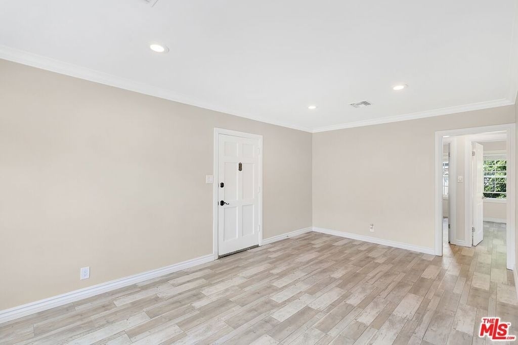 8613 1/4 W Olympic Boulevard - Photo 2