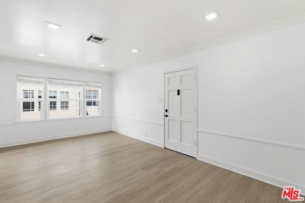 8613 W Olympic Boulevard - Photo 2
