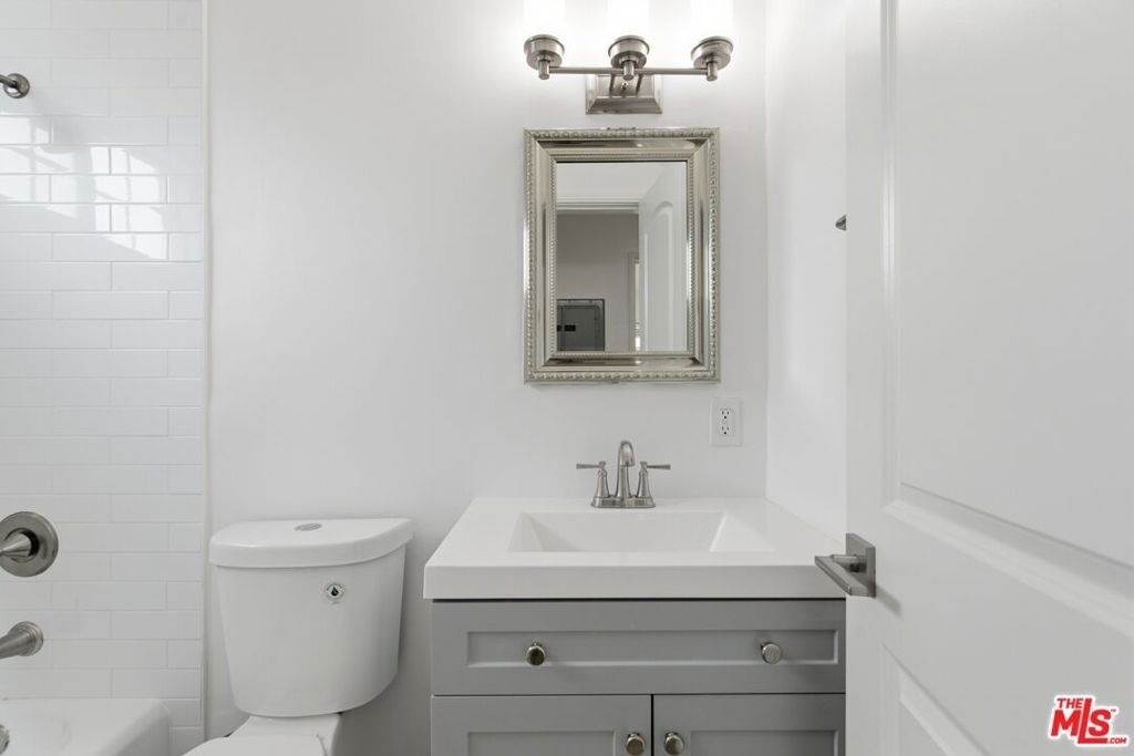 8613 W Olympic Boulevard - Photo 14