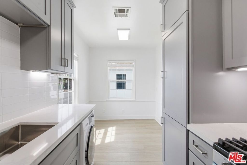 8613 W Olympic Boulevard - Photo 9