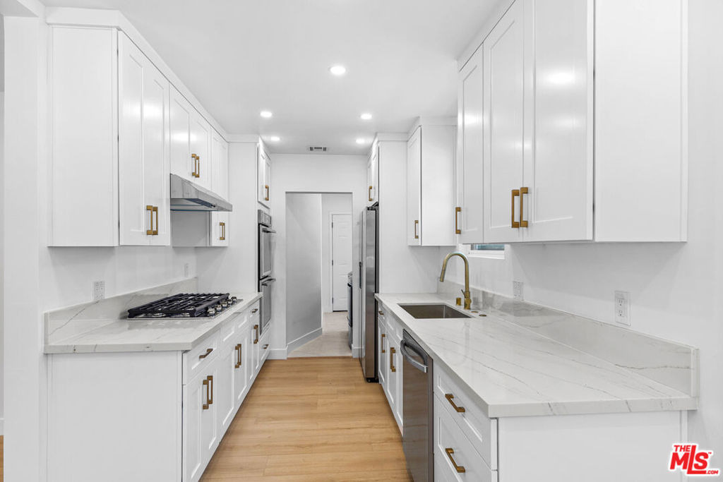 1722 Bel Aire Drive - Photo 11