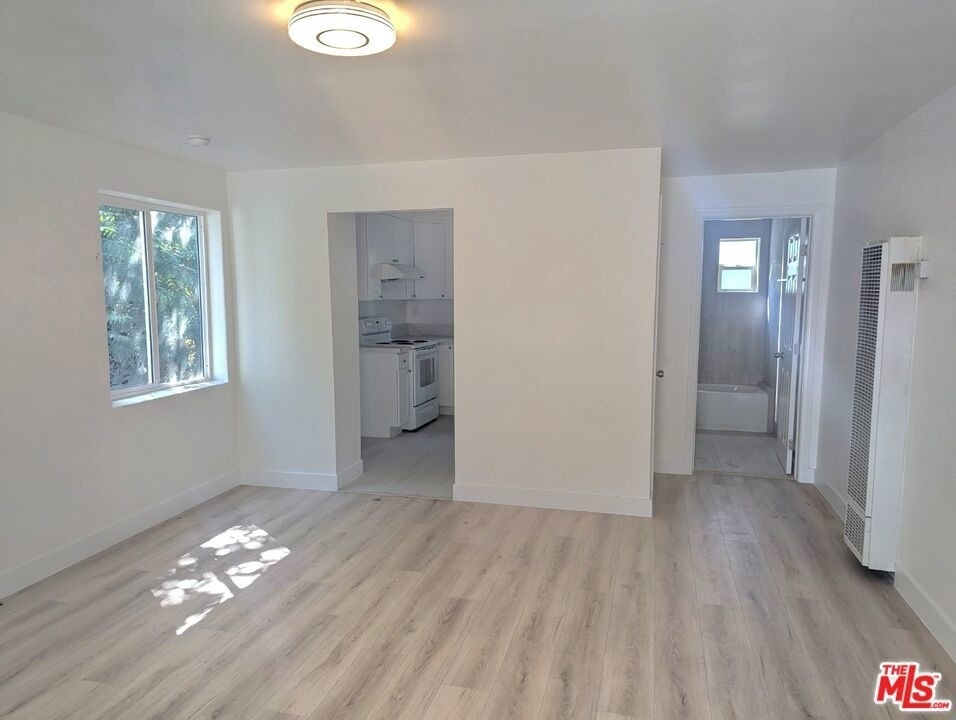 3825 Sedgwick Avenue - Photo 2