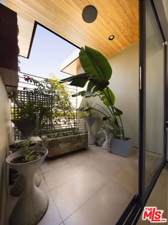 366 Huntley Drive - Photo 16