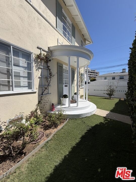 1312 1314 Devon Avenue - Photo 2