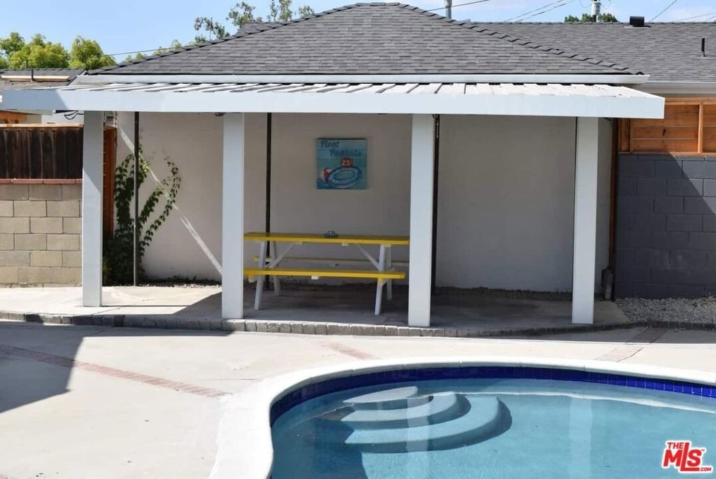 6838 Bertrand Avenue - Photo 18