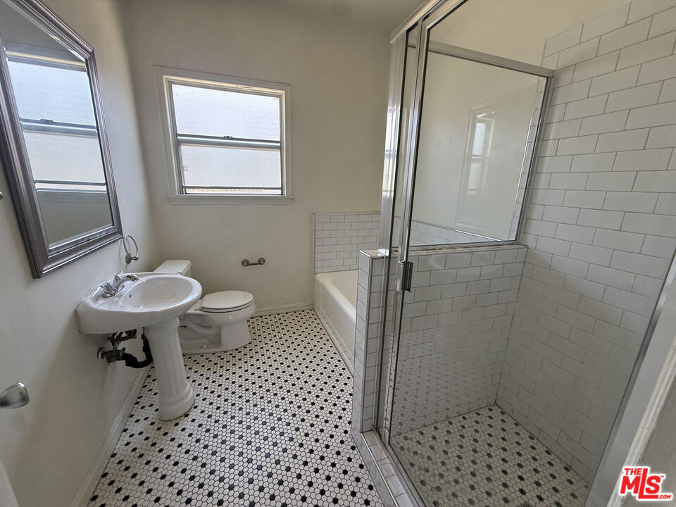 127 N Catalina Street - Photo 10