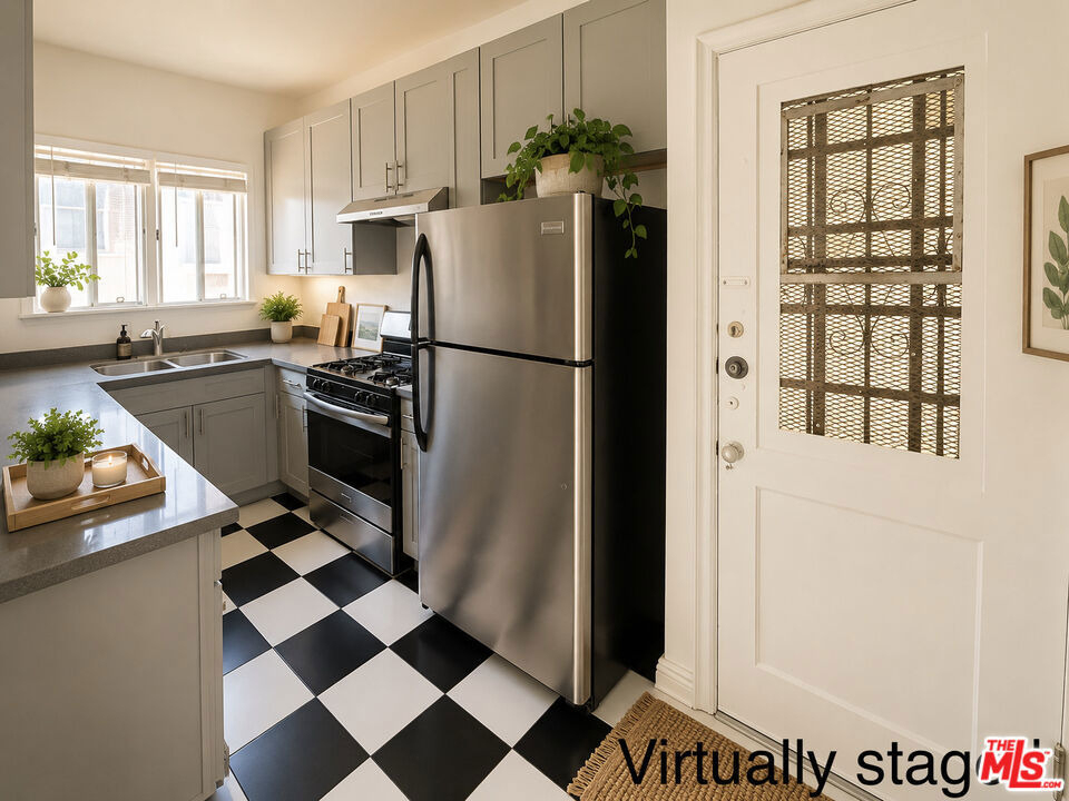 127 N Catalina Street - Photo 3