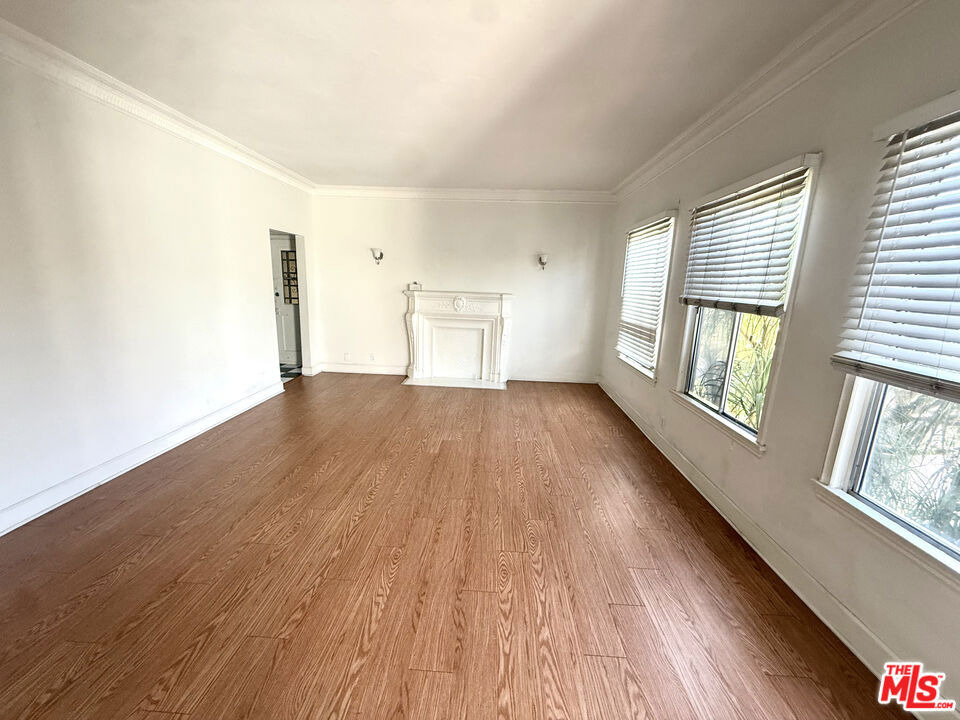 127 N Catalina Street - Photo 2