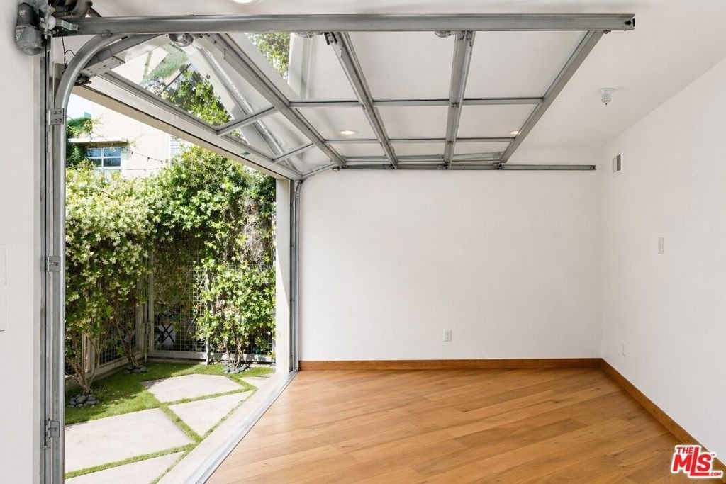 512 Brooks Avenue - Photo 7