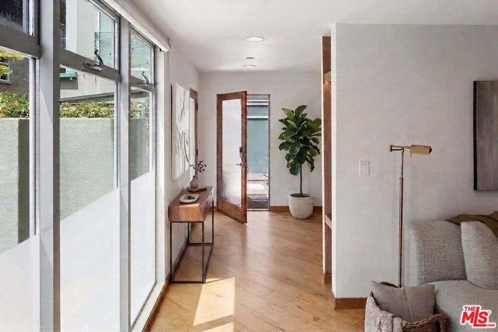 512 Brooks Avenue - Photo 4