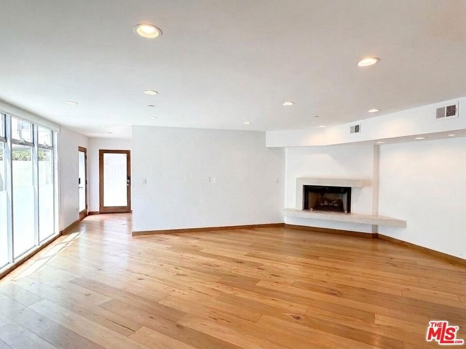 512 Brooks Avenue - Photo 1