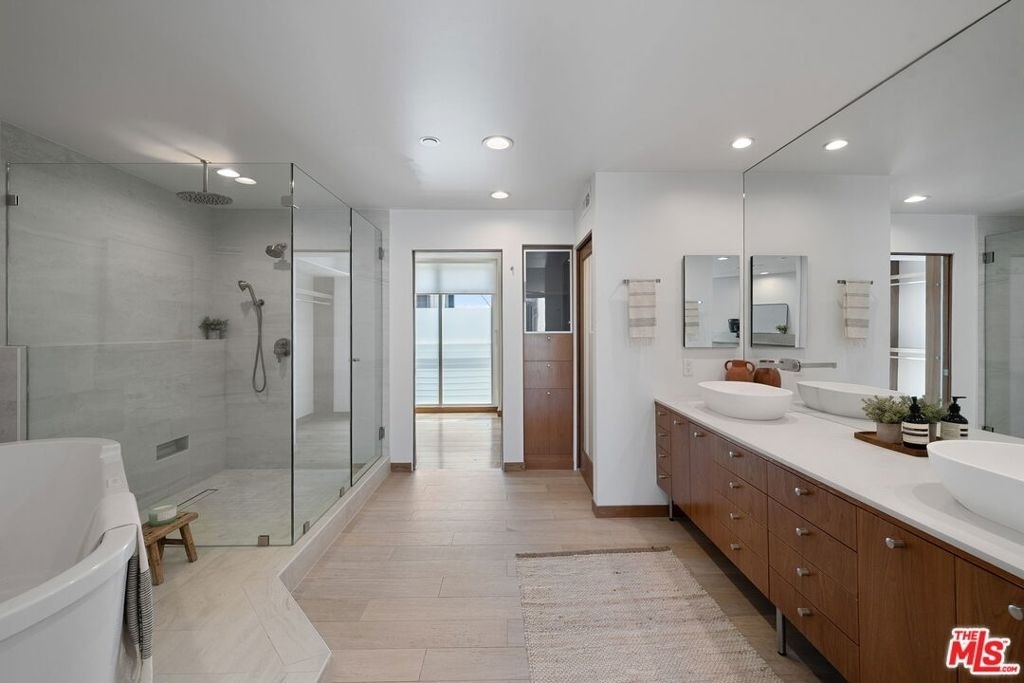 512 Brooks Avenue - Photo 16