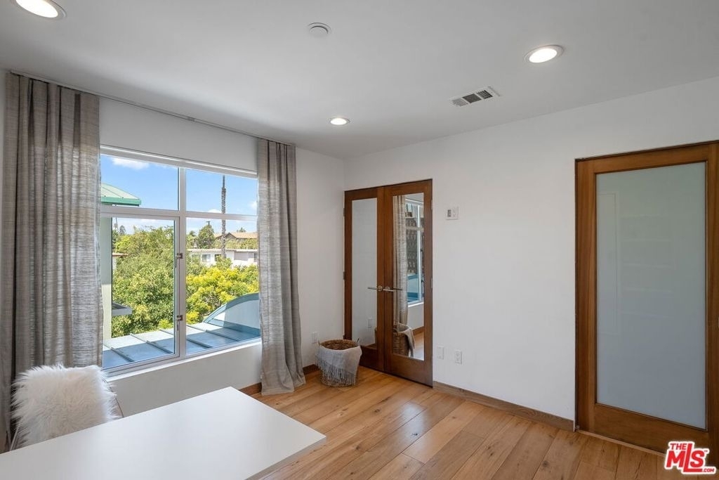 512 Brooks Avenue - Photo 21
