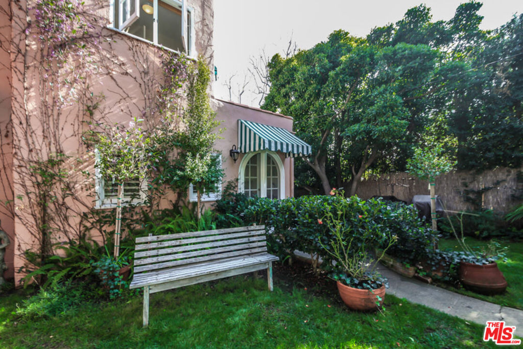 1367 N Beverly Drive - Photo 44