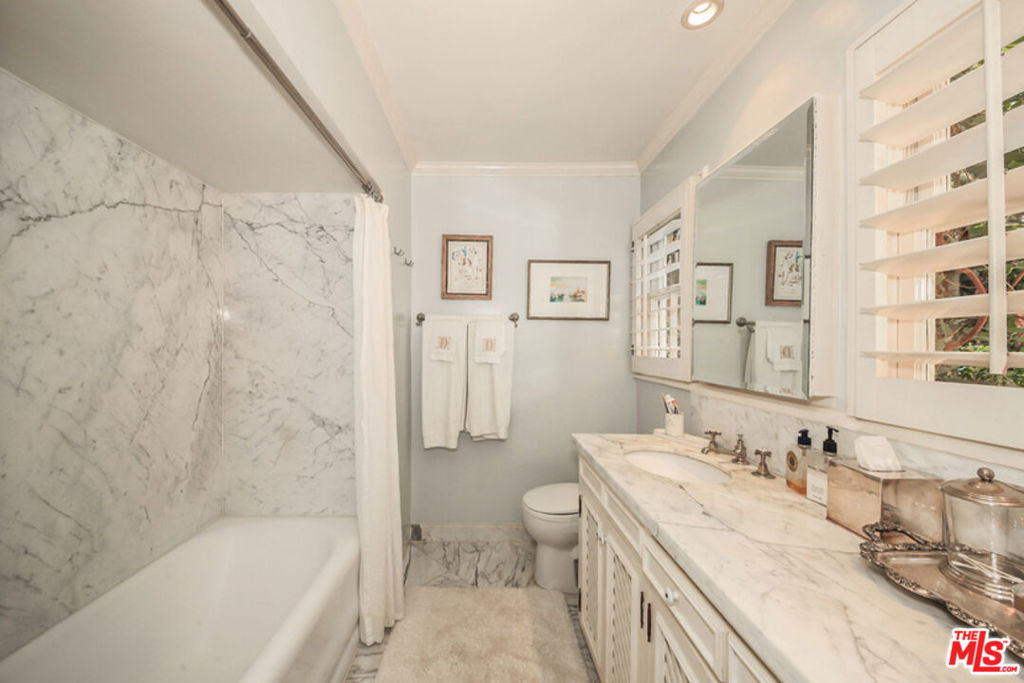 1367 N Beverly Drive - Photo 24