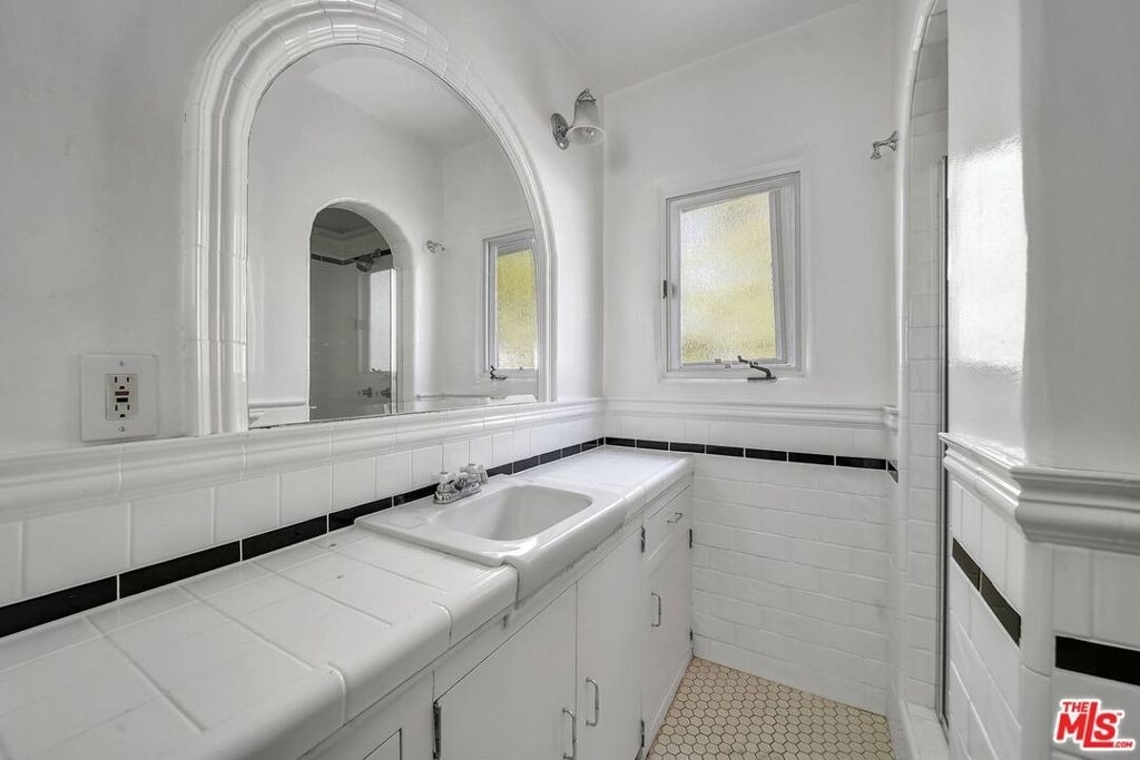 333 S Roxbury Drive - Photo 13