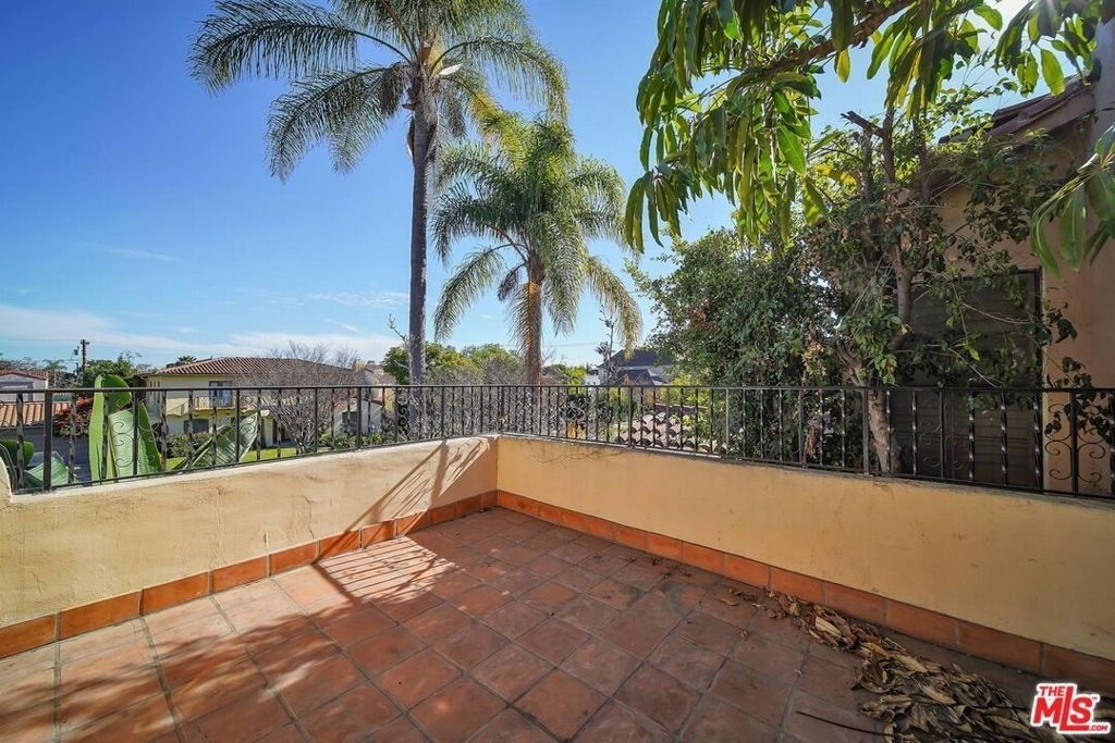 333 S Roxbury Drive - Photo 5