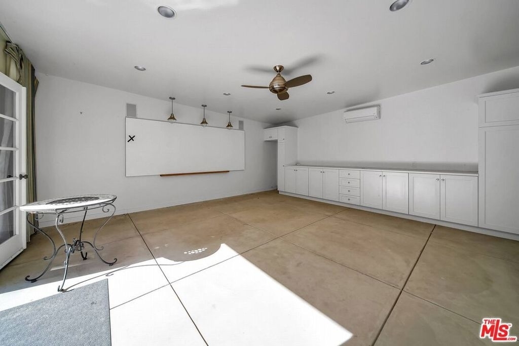 333 S Roxbury Drive - Photo 16