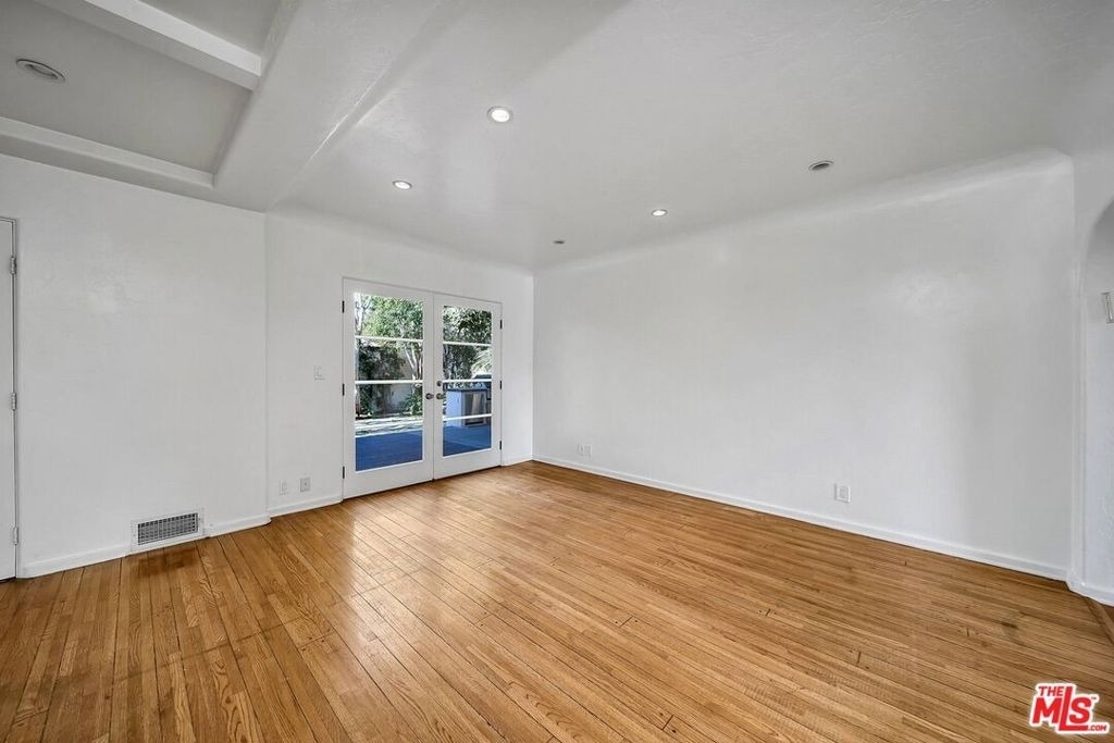 333 S Roxbury Drive - Photo 22