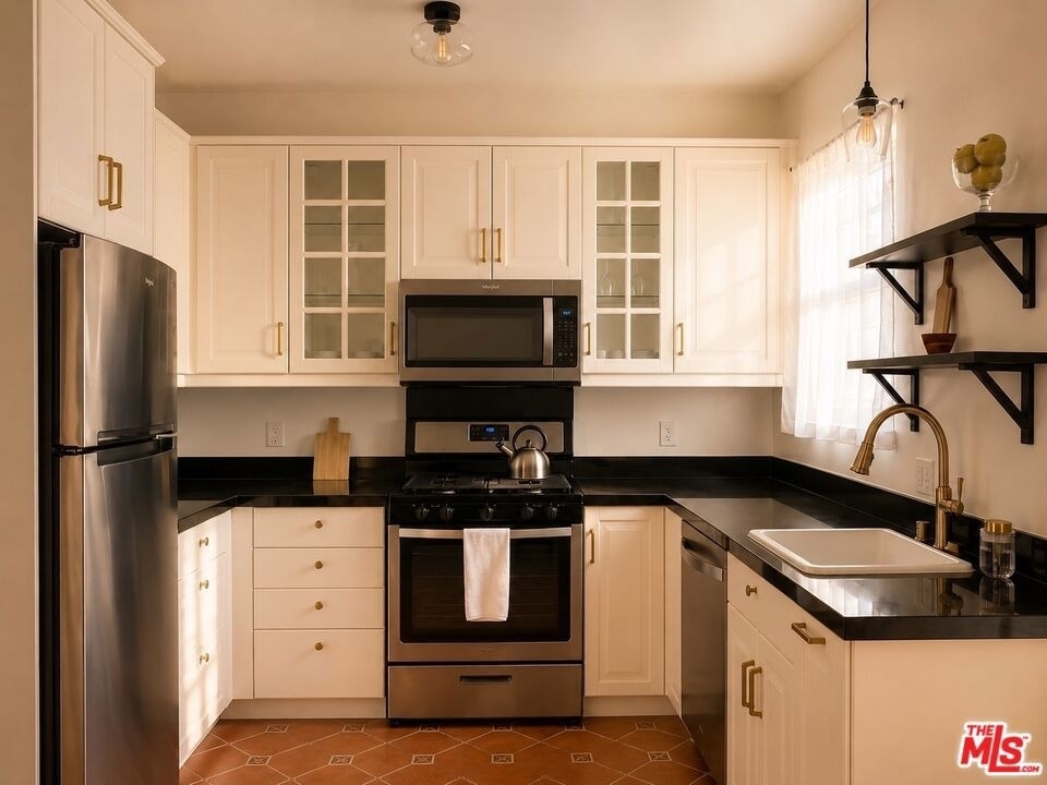 830 N Gardner Street Street - Photo 4
