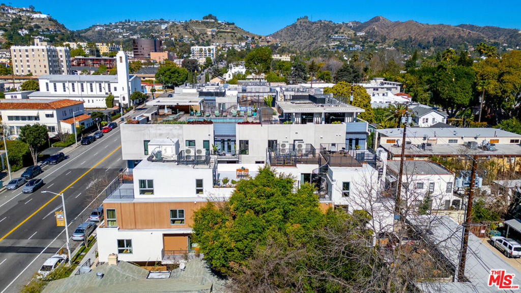 1236 N Fairfax Avenue - Photo 10