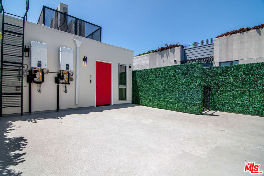 1236 N Fairfax Avenue - Photo 4