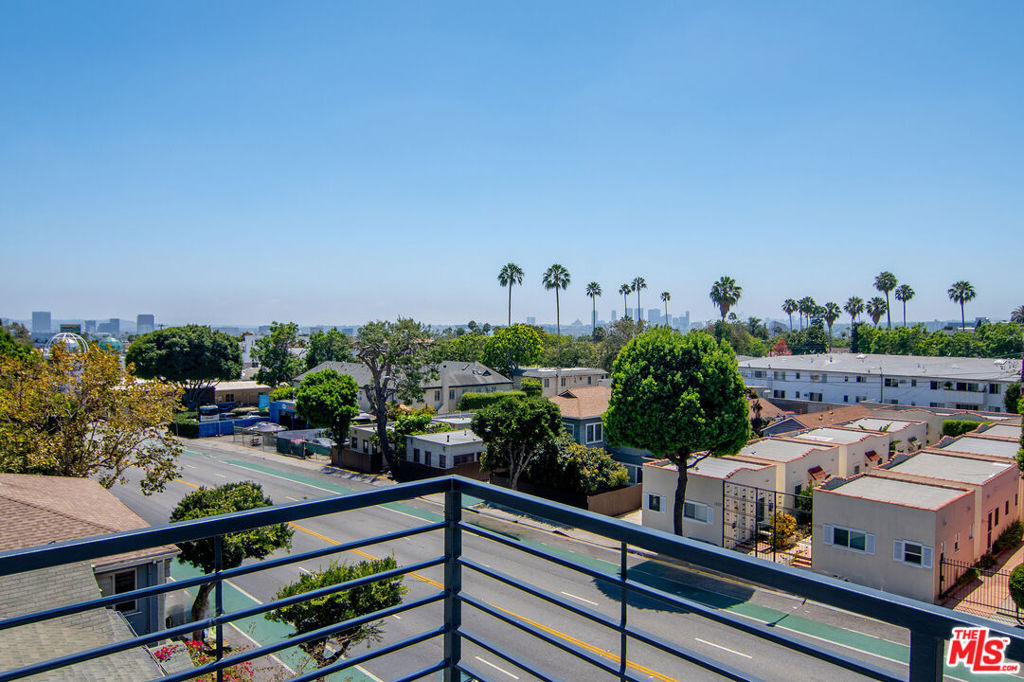 1236 N Fairfax Avenue - Photo 24