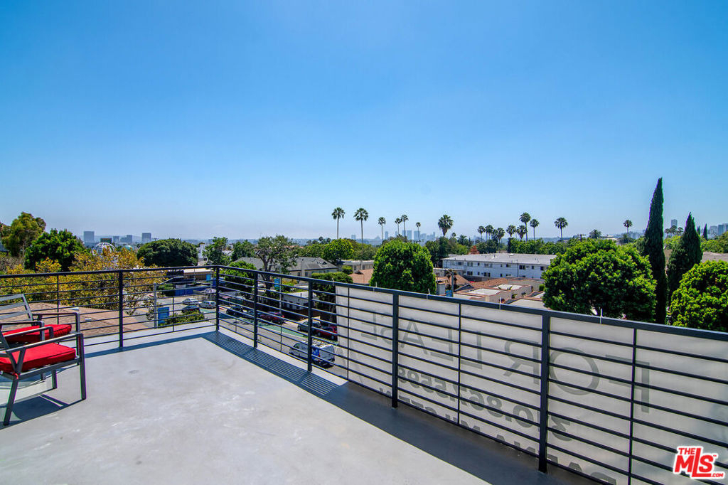 1236 N Fairfax Avenue - Photo 19