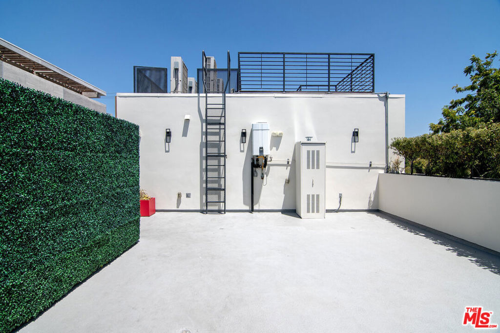 1236 N Fairfax Avenue - Photo 8