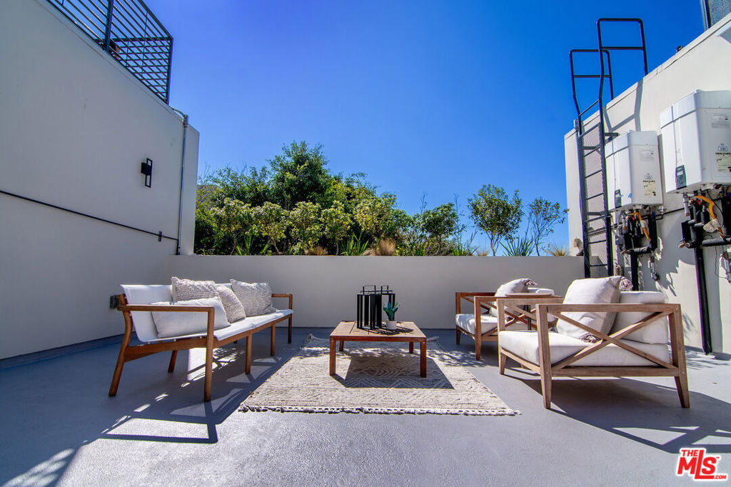 1236 N Fairfax Avenue - Photo 46