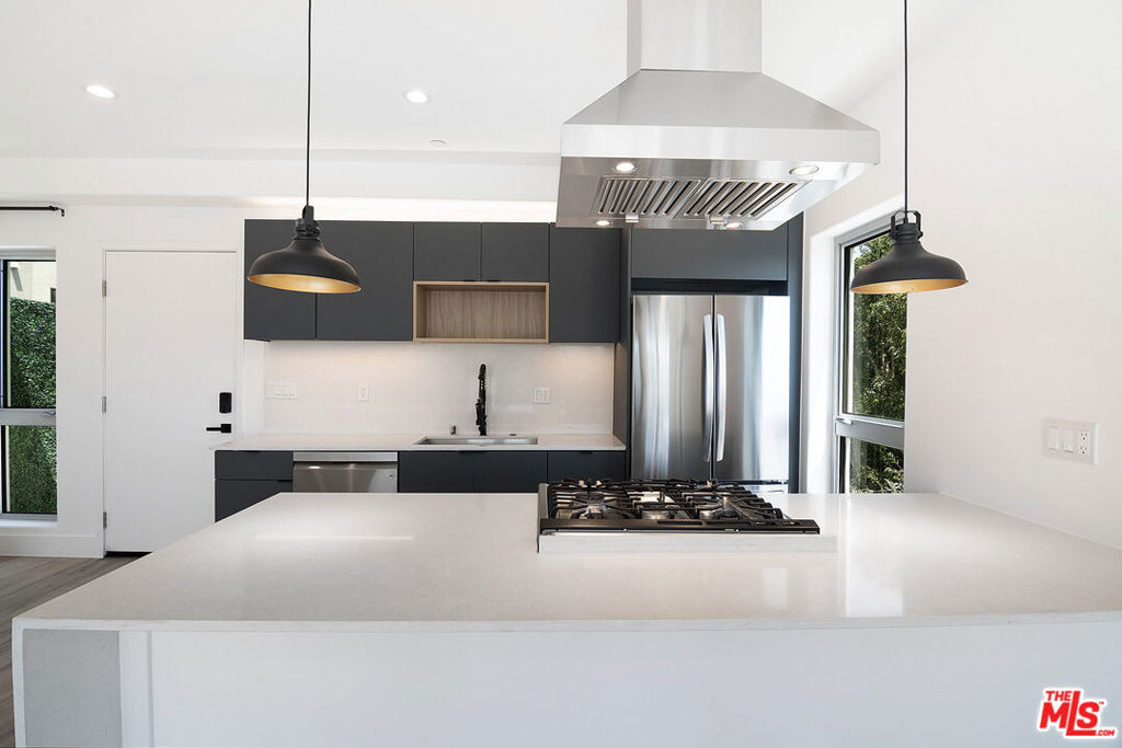 1236 N Fairfax Avenue - Photo 26