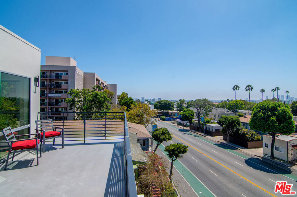 1236 N Fairfax Avenue - Photo 22