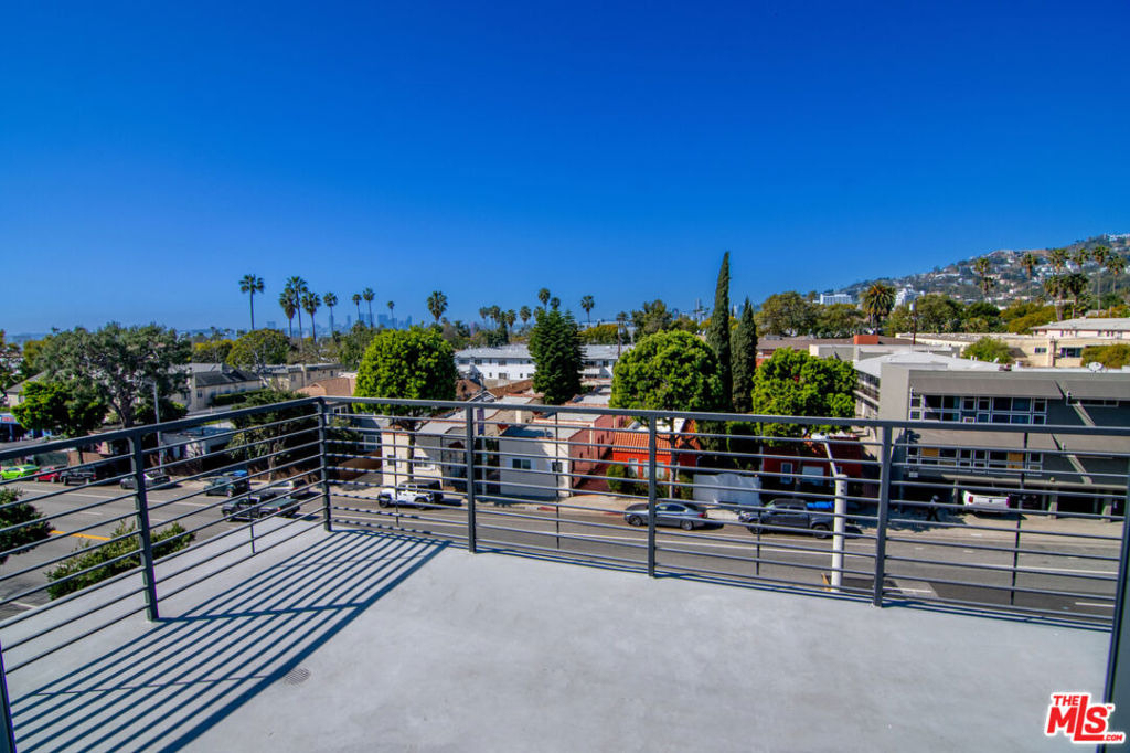 1236 N Fairfax Avenue - Photo 5