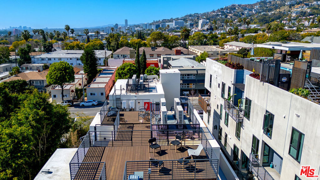1236 N Fairfax Avenue - Photo 12