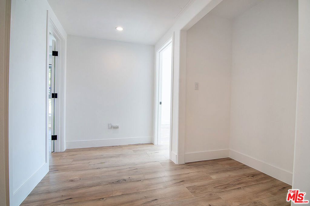 1236 N Fairfax Avenue - Photo 33