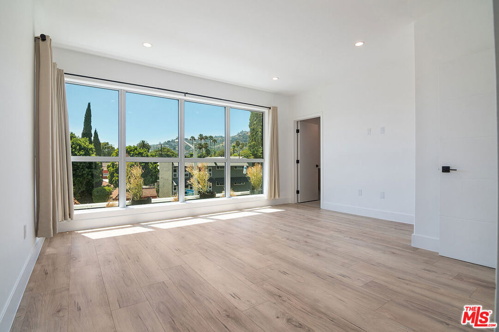 1236 N Fairfax Avenue - Photo 35